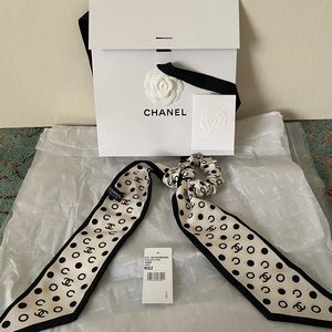 Ivory & black silk twill w/scrunchy